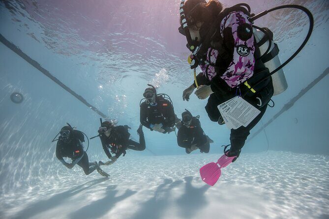 3 days Open Water Course | Scuba Diving - The 3-day flow: classroom to pool to open-water skills