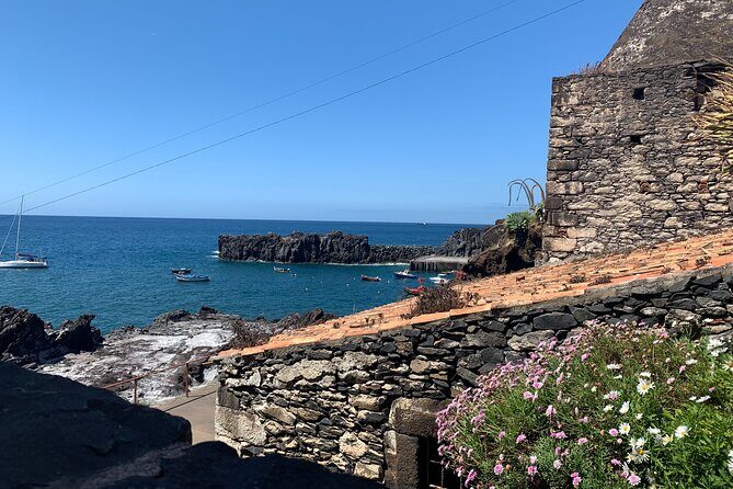 4 Hours Adventure Jeep Tour in Central Madeira Portugal - Stop 2: Câmara de Lobos fishing village and ocean views