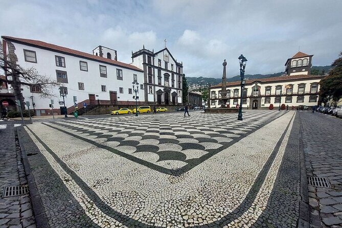 A Self-Guided Walk Through Funchal’s Historic Heart With a Local - Santa Catarina Park and the Manueline Chapel Details Worth Chasing