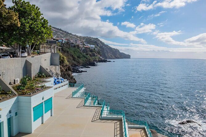 An Express tuk-tuk tour through Funchal Old Town - Quinta das Cruzes: the long-running captains-donors story and a museum stop
