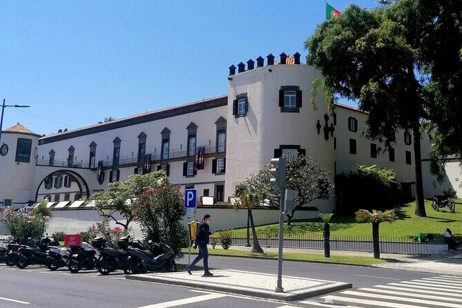 Downtown Funchal: A Self-Guided Audio Tour Through the Old City - Price and value for a 1.5–2 hour audio walk