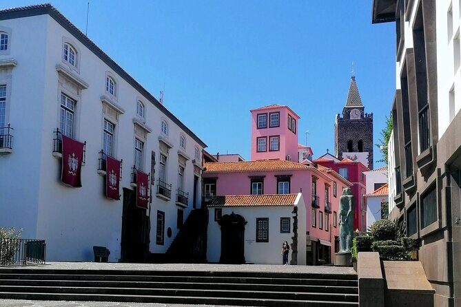 Downtown Funchal: A Self-Guided Audio Tour Through the Old City - Start at CR7 Museum, end with the Palácio de São Lourenço view