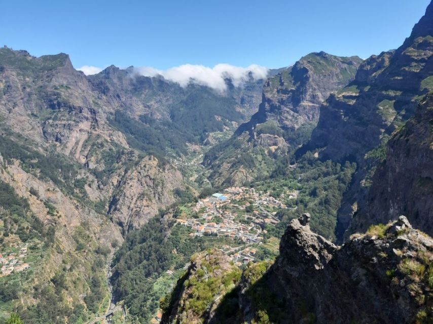 Eira do Serrado / Curral das Freiras (Nun's Valley) - Where the views make the whole trip: Pico dos Barcelos to Nun’s Valley