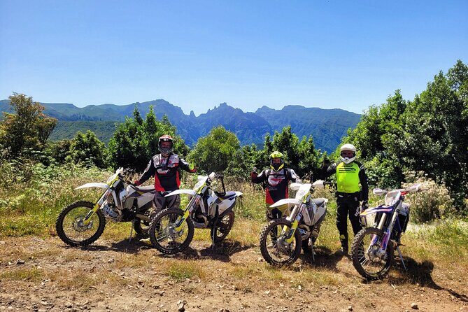 Enduro Dirt-Bike Tour - Entering the garage: how the morning stays organized