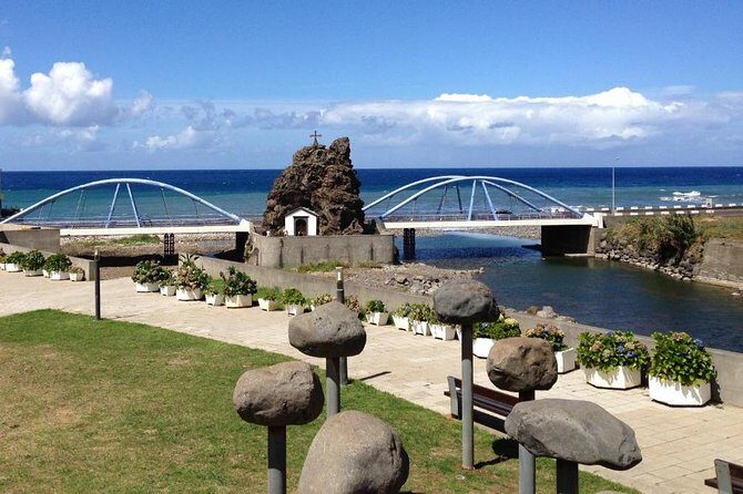 Exorbitant West Tour - Stop 3: Caminho Real da Encumeada (PR12)—Quick North and South Views