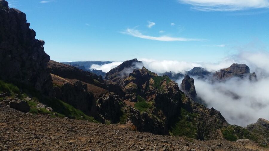 From Funchal: East Tour Madeira 4x4 Jipe Tour Santana Houses - Pico do Arieiro photo stop: a quick hit of high-altitude Madeira