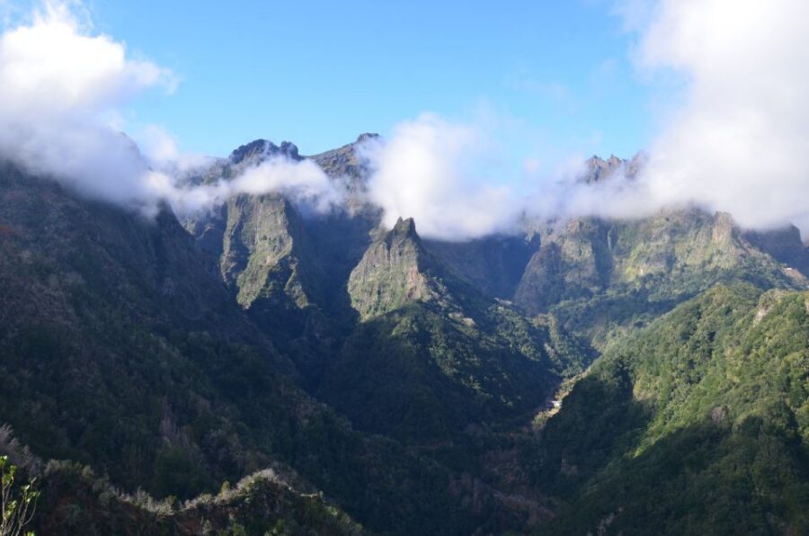 From Funchal: East Tour Madeira 4x4 Jipe Tour Santana Houses - Faial photo stop: a quiet pause that helps you absorb the east