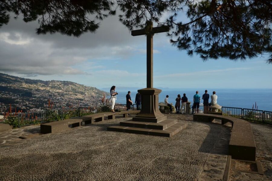 From Funchal: Madeira Nuns Valley Sightseeing Tuk-Tuk Tour - Curral das Freiras: the nuns, the pirates, and the valley that remembers