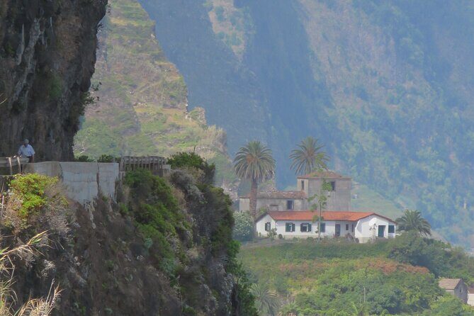 Full Day Santana Wonders and Northeast 4WD Experience - Santana and the famous triangular houses (plus levada ideas)