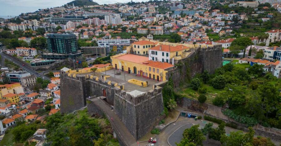 Funchal : 1 hour City Tour by Tuk-Tuk - Fortaleza de São João Baptista do Pico: your first 15 minutes of orientation