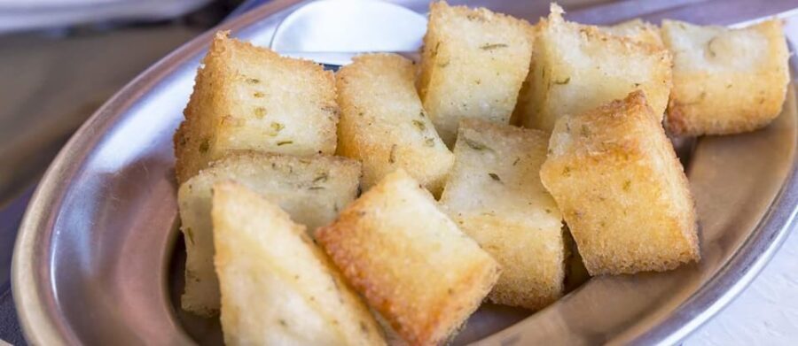 Funchal: Amazing Dinner with Folklore - Aperitif and Bolo do Caco: The Meal Starts Before the Main Event