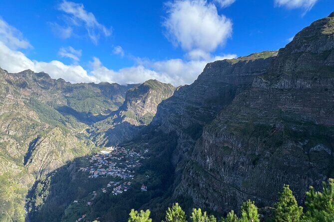 Funchal highlights 5h Private Tour in Madeira - Cristo Rei at Garajau: Ocean Views With a 1927 Statue