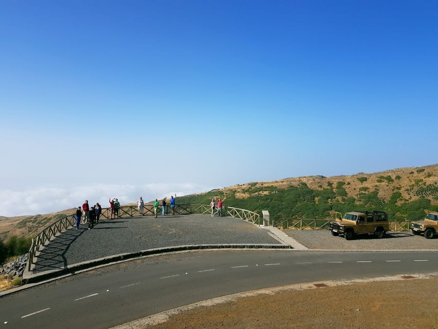 Funchal: Pico Arieiro, Cristo Rei and Dolphins Watching - Santo António da Serra off-road in an open-roof Jeep