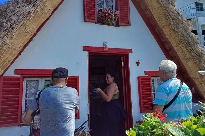 Funchal: Pico do Arieiro to Santana and Ponta de Sao Lorenco - Stop 4: Santana, Typical Houses, and Lunch Time