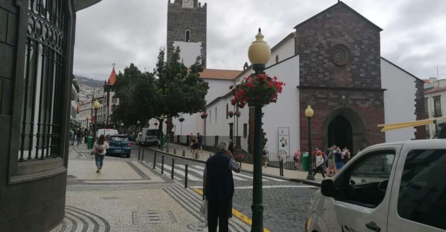 Funchal: Private Guided Tour of Historic Center by Tuk Tuk - The 1-hour panoramic view and photo time that actually works