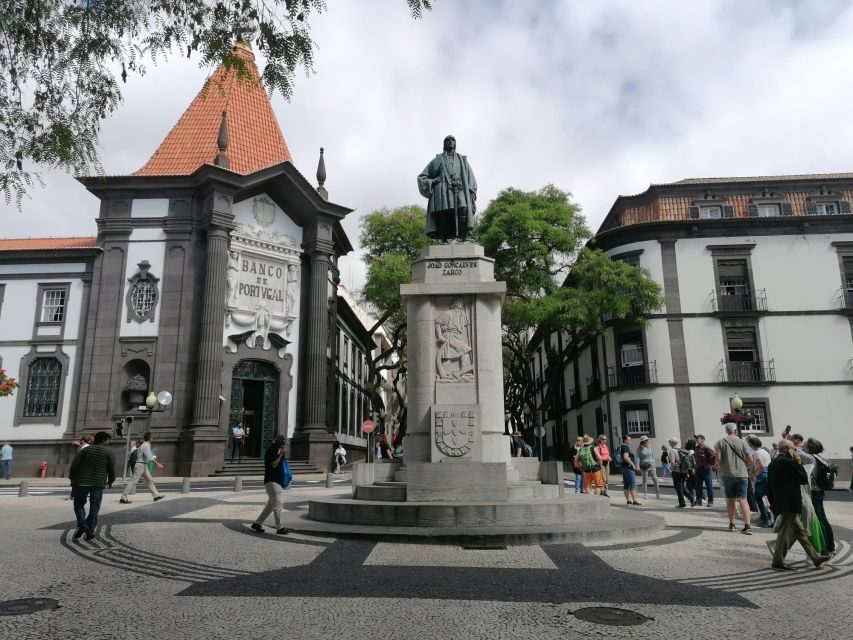 Funchal: Private Guided Tour of Historic Center by Tuk Tuk - Meeting point at Avenida do Mar (and what that means for your day)