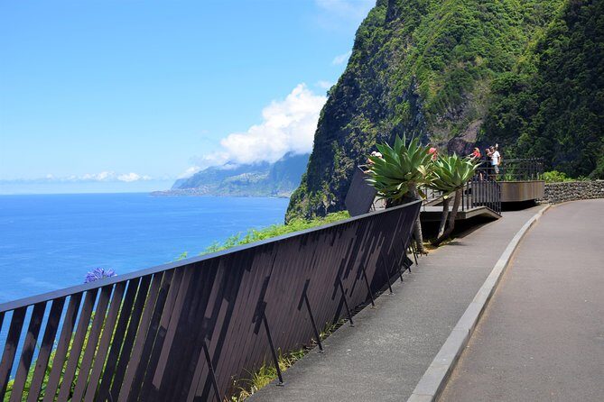 Go West - The most popular tour - Caminho Real da Encumeada (PR12): when the island turns inland