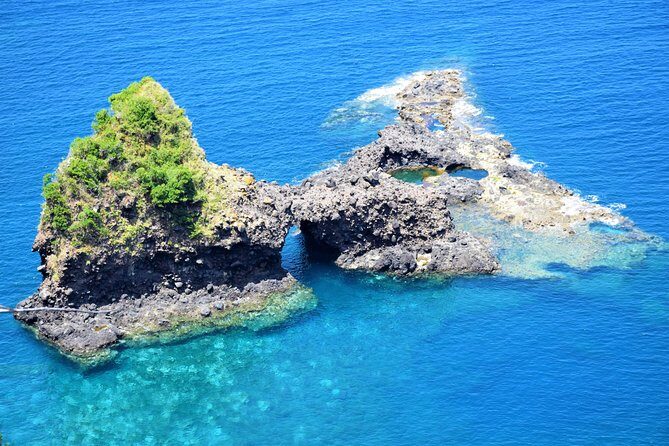 Go West - The most popular tour - Seixal: black sand beach next to the port