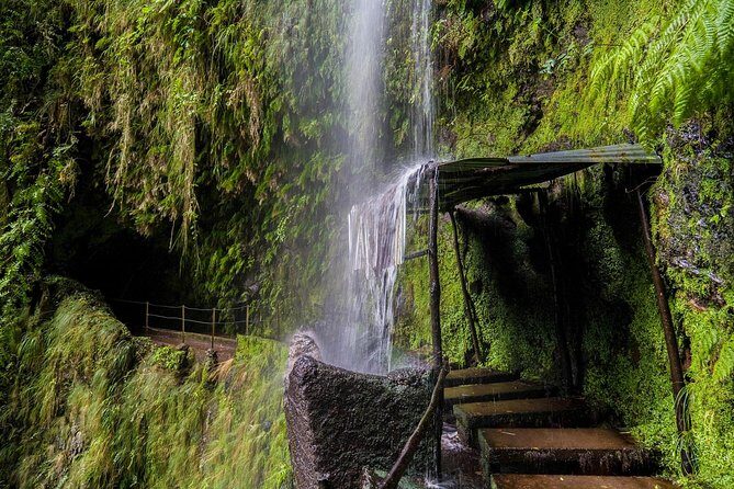 Green Cauldron - Stop 1 at Queimadas: Sierra de São Jorge views and a waterfall warm-up