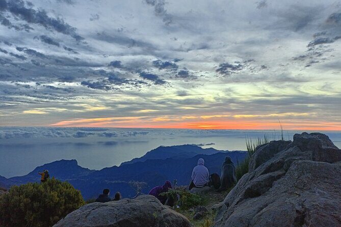 Half day Tour From 0 To 1818 Meters To Pico Do Arieiro Sunrise - After sunrise: descending and finding Levada de Balcões peace