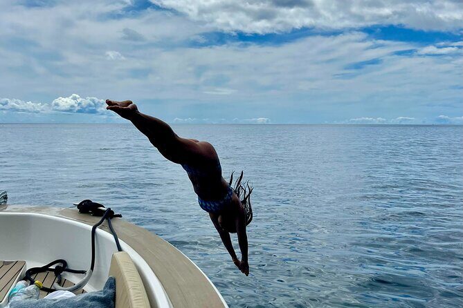 HD Private Boat Tour from Funchal – Swim, Paddle, Snorkel&Relax - Food, Rose Wine, and Comfort During a 3-Hour Sail