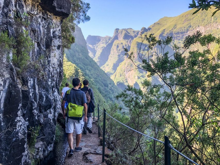 Hiking Trip with a Local - The guide factor: how Dino’s style affects your hike