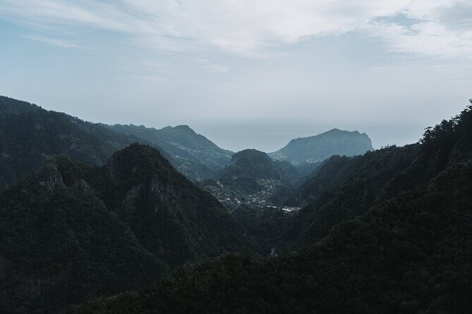 Jeep Tour to East ( Pico Arieiro, Santana, Faial, Caniçal) - Stop 1: Pico do Arieiro for Mountains, Coffee, and Photos
