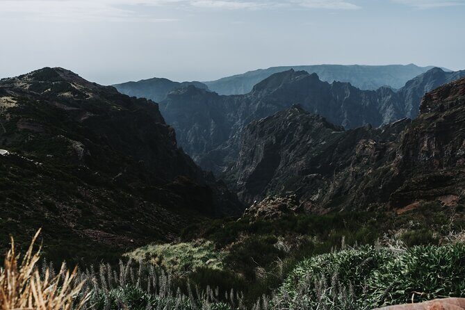 Jeep Tour to East ( Pico Arieiro, Santana, Faial, Caniçal) - Stop 4: Miradouro do Guindaste for Quick Photos and Videos