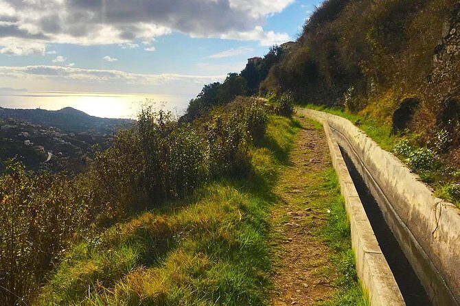 Levada do Norte - Walking Tour - Levada do Norte walking: 6 km along the water trail, with real path conditions