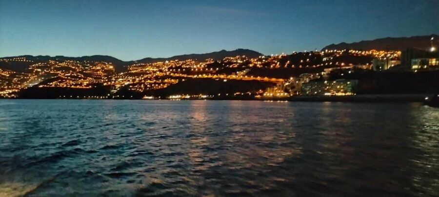 Madeeira: Sunset dinner cruise - Cabo Girão Cliff Stop: One Hour for Golden-Hour Photos
