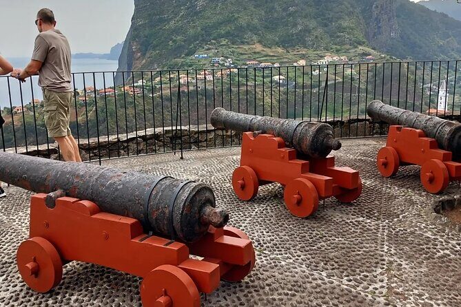 Madeira 4x4 Jeep Tour : Pico Arieiro & Santana Traditional Houses - What kind of traveler should like this most?