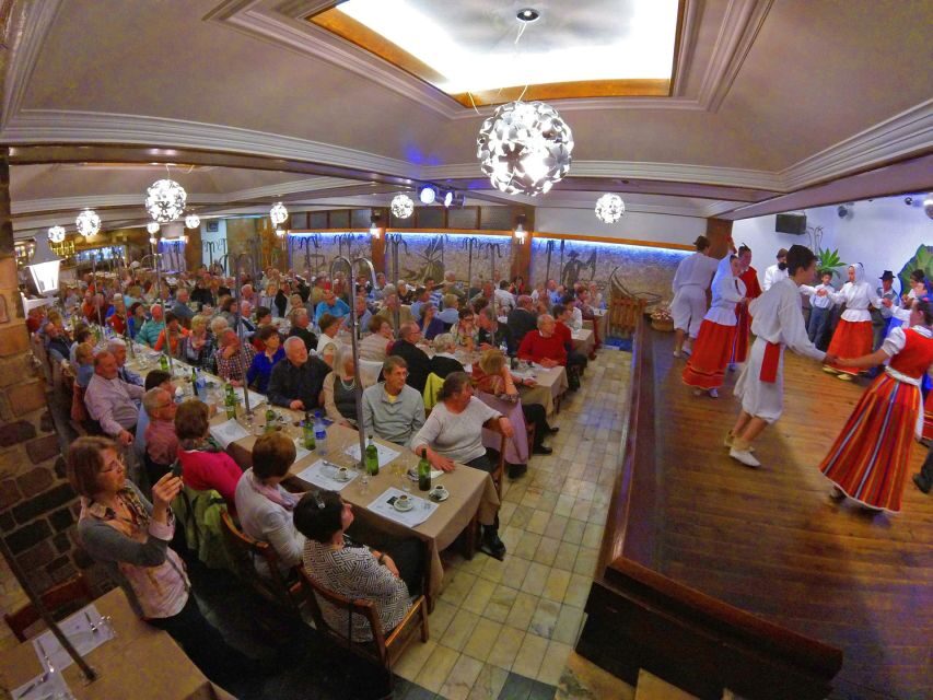 Madeira by Night with Traditional Dinner - Dinner in Madeira: Espetada and Bolo do Caco