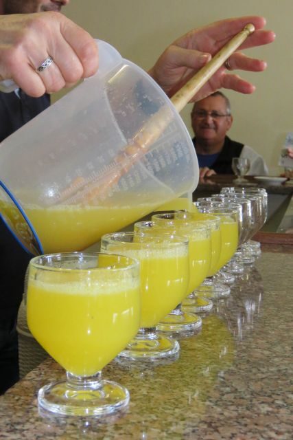 Madeira : Cabo Girao and Camara de Lobo 4WD half-day Tour - The poncha bar stop: how to use the break without losing time
