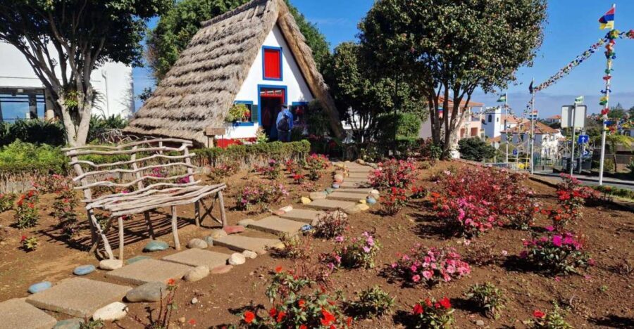 Madeira : East Tour - Santana North Side - Camacha parish to Pico do Areeiro: peaks first, stories included