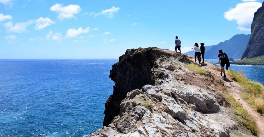 Madeira : Exorbitant West Tour - Cabo Girão: the glass-floored start that sets the tone
