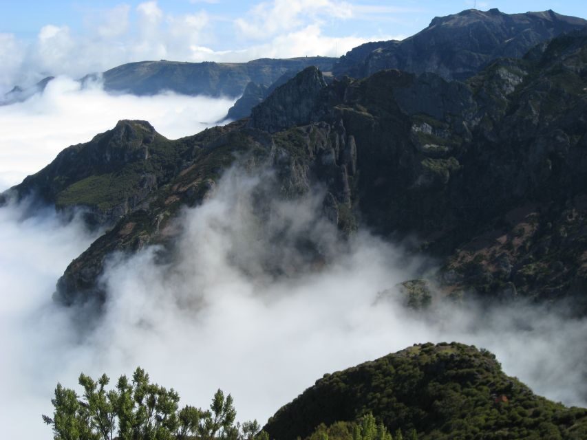 Madeira: Full-Day Pico Ruivo / Achada do Teixeira Walk - From Your Pickup in Funchal and Nearby Towns to Picarouto