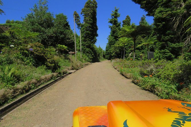 Madeira Highlights: Guided 4-Hour Tour from Funchal - Stop 2: Santa Cruz (A Short Town Pause With a Local Beat)