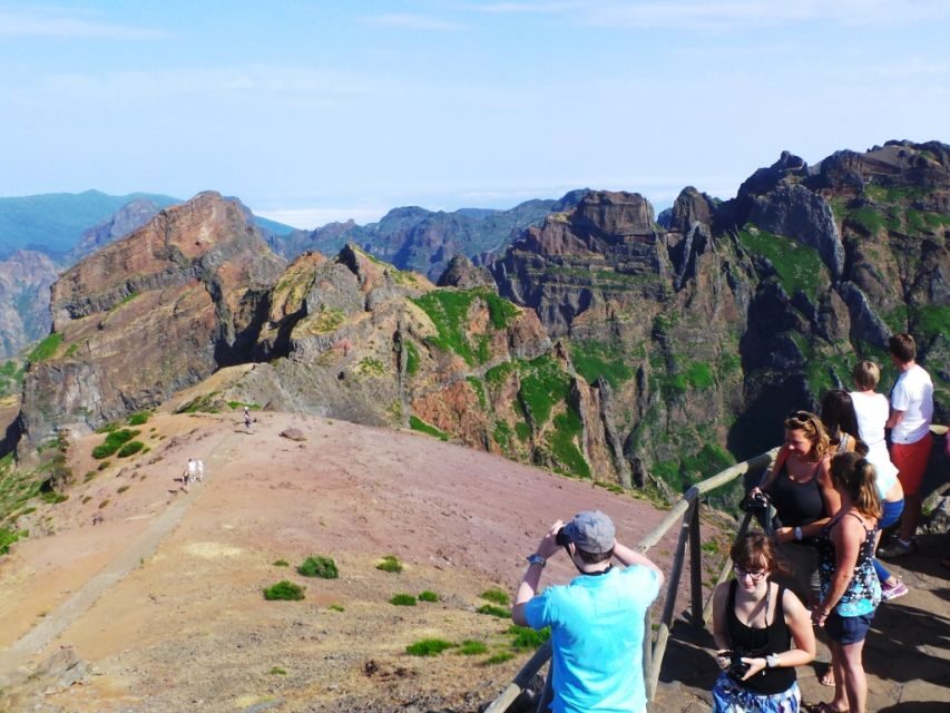 Madeira: Jeep tour Pico Areeiro, Santa Cruz and Cristo Rei - Miradouro do Alta Vista and Largo do Miranda: your first dose of Madeira angles