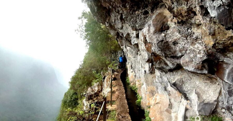 Madeira: Jungle Fever Levada Caldeirao Verde Hike Santana - Santana traditional houses with Senhor Manuel: a quick cultural reset