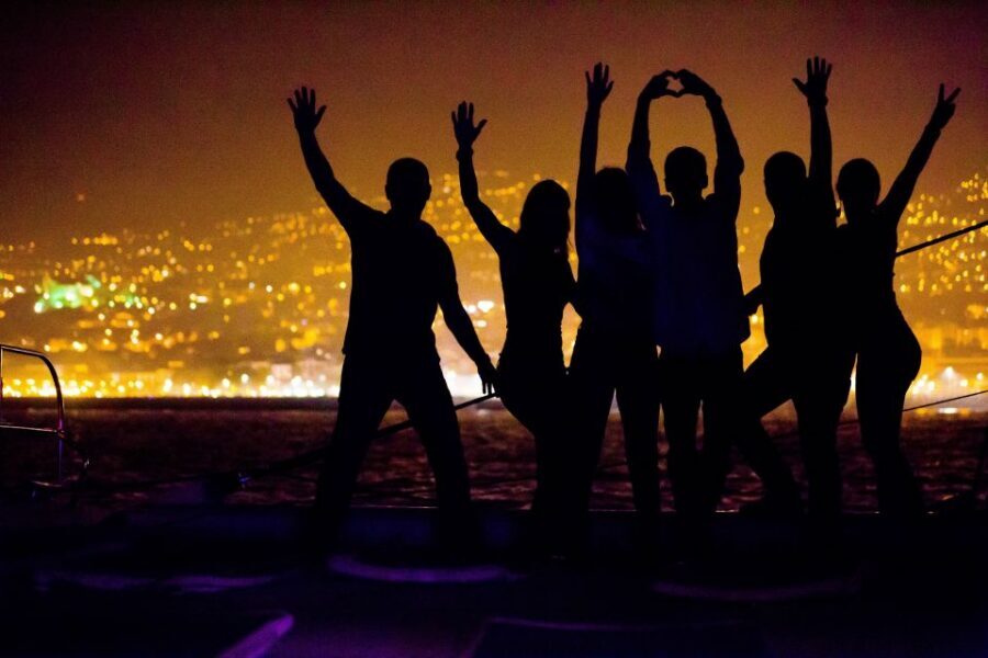 Madeira: New Year's Eve Fireworks by Catamaran - The 1.5-Hour Schedule: Short, Focused, and Built Around Timing