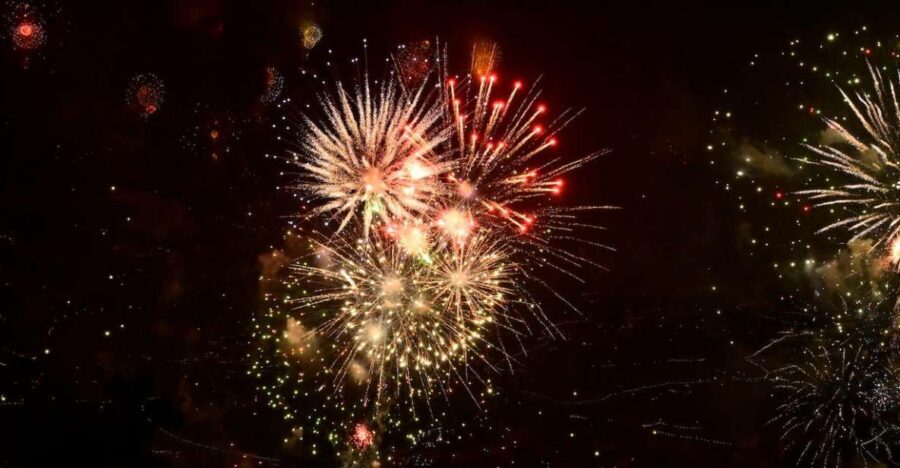 Madeira: New Years Eve Fireworks Catamaran Cruise - Returning to the bay for the fireworks: what the “best viewing” really means