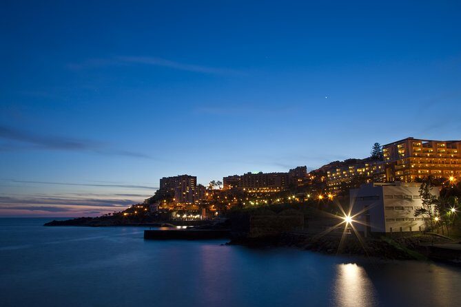 Madeira Nights Tour - Dinner and Show - Dinner at the restaurant: espetada, bolo do caco, and your wine-coffee rhythm