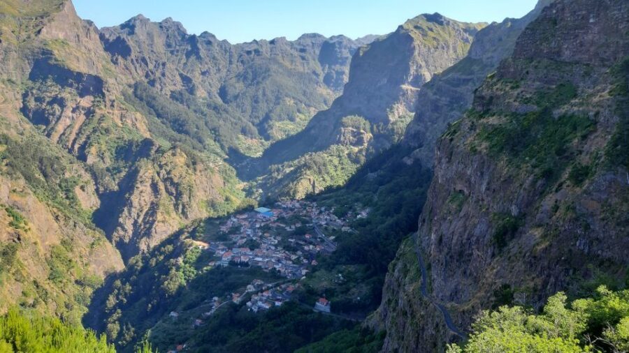 Madeira: Nun's Valley Private Tour - Ribeira dos Socorrido stream: the smaller stop with big texture