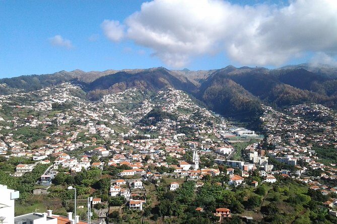 Madeira Pack 1 - Santana + Porto Moniz+ Curral das Freiras - Half-day Valley of the Nuns: Pico Barcelos, Eira do Serrado views, and tastings