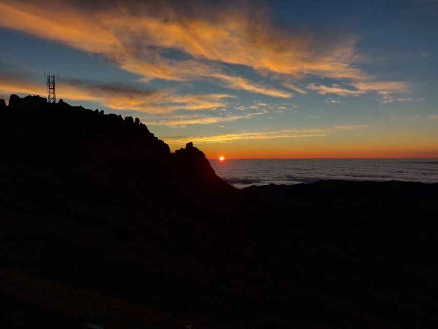Madeira: Pico do Arieiro Sunrise with East and West Tour - Pico do Arieiro Sunrise: The Morning Anchor