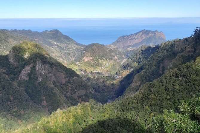 Madeira: Private 1.5-Kilometer Levada dos Balcões Hike PR11 - Ribeiro Frio to the Balcões area: laurissilva forest walks