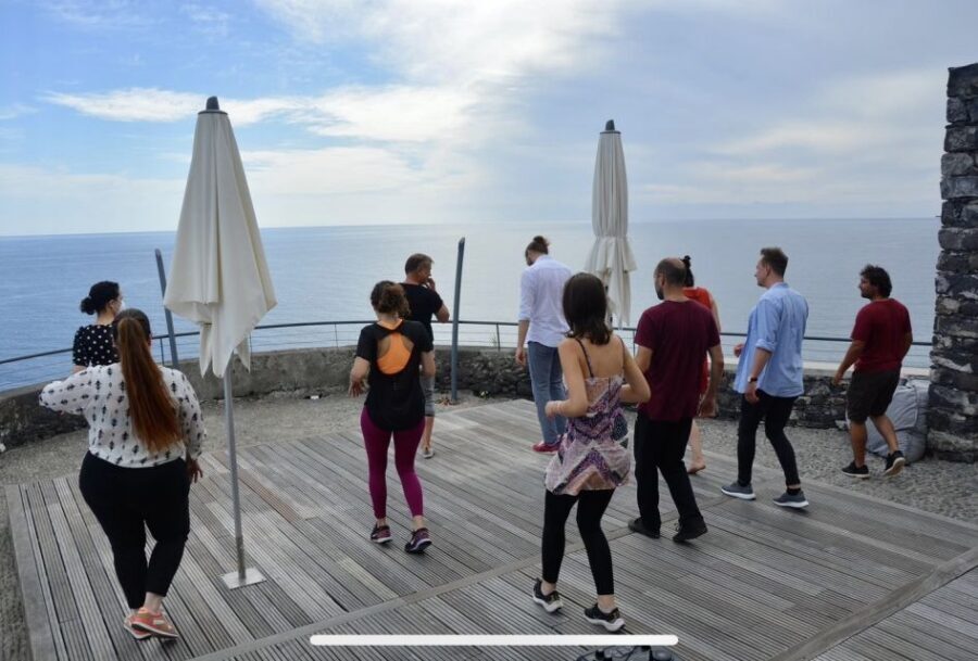 Madeira: Salsa and Bachata dance and discovery experience - A One-Hour Salsa and Bachata Fix in Madeira (Near the Lido)