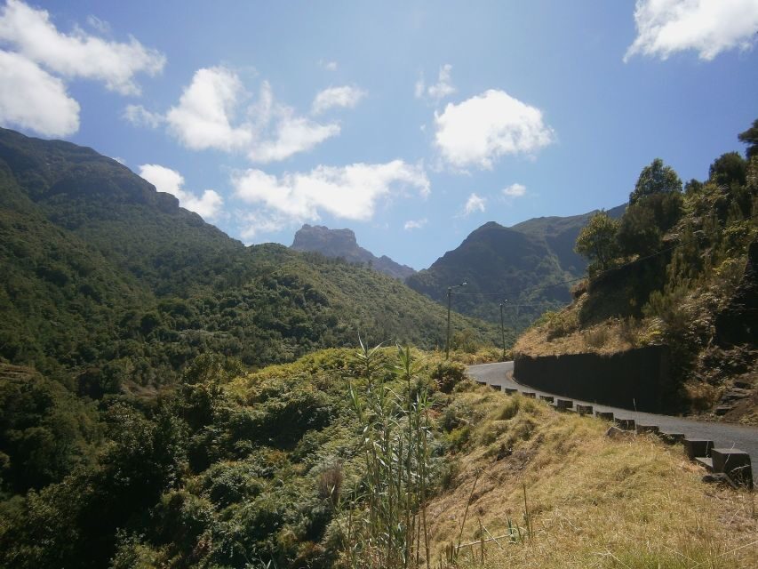 Madeira: Santana 6-Hour Full-Day Tour - Pico do Arieiro (1,810 m): the altitude stop that sets the tone