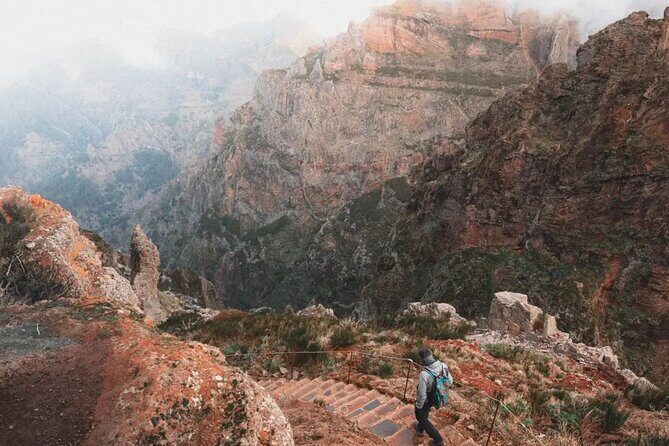 Madeira: Sunrise at Pico do Arieiro & Hike Larano trail - Miradouro do Guindaste glass platform: quick stop, mixed feelings