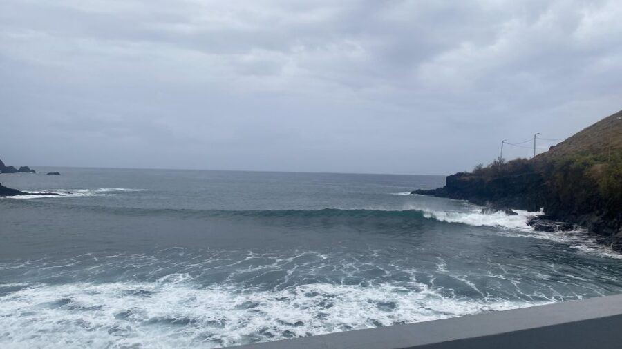 Madeira: surf lesson at Porto da Cruz - Your 2-hour surf flow at Praia da Alagoa (and why it’s not random)